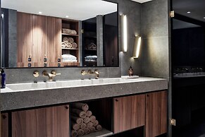 Academias Hotel, Autograph Collection