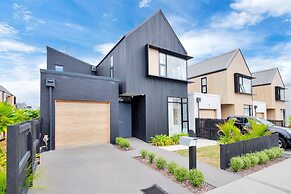 Wonderful Hobsonville Three Bedroom Home