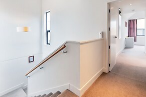 Wonderful Hobsonville Three Bedroom Home