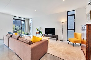 Wonderful Hobsonville Three Bedroom Home