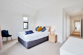 Wonderful Hobsonville Three Bedroom Home