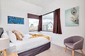 Wonderful Hobsonville Three Bedroom Home