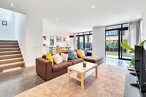 Wonderful Hobsonville Three Bedroom Home