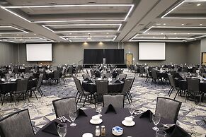 Holiday Inn & Suites Cedar Falls - Waterloo Event Ctr by IHG