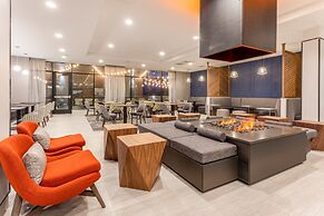 Holiday Inn & Suites Cedar Falls - Waterloo Event Ctr by IHG