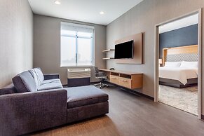 Holiday Inn & Suites Cedar Falls - Waterloo Event Ctr by IHG
