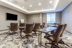 Holiday Inn & Suites Cedar Falls - Waterloo Event Ctr by IHG