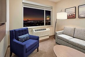 Cambria Hotel & Suites Anaheim Resort Area