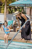 Anaheim Resort Suites