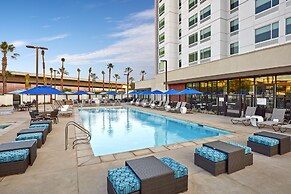 Cambria Hotel & Suites Anaheim Resort Area