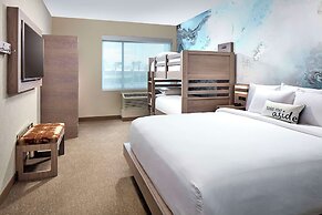 Cambria Hotel & Suites Anaheim Resort Area