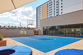 Cambria Hotel & Suites Anaheim Resort Area