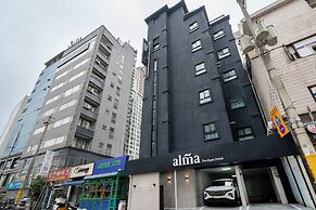 Alma Hotel