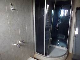 Keblat Hotel  Suites