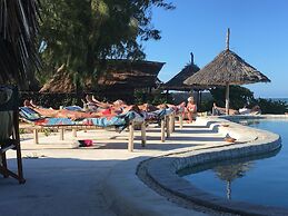 Driftwood Beach Lodge