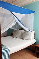 Driftwood Beach Lodge