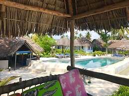 Driftwood Beach Lodge
