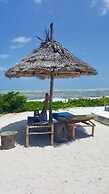 Driftwood Beach Lodge