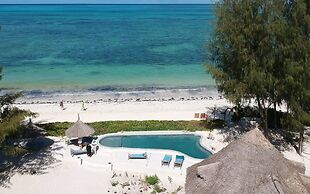 Driftwood Beach Lodge