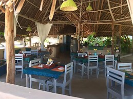 Driftwood Beach Lodge