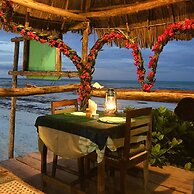 Driftwood Beach Lodge