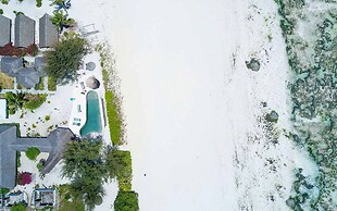 Driftwood Beach Lodge