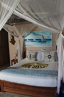Driftwood Beach Lodge