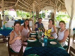 Driftwood Beach Lodge