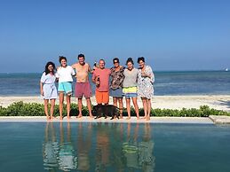 Driftwood Beach Lodge