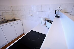 a-domo Apartments Oberhausen - Studio Apartments & Flats - short or lo