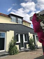 a-domo Apartments Oberhausen - Studio Apartments & Flats - short or lo