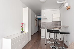 Studio Apartment on Malysheva 42a 14 floor