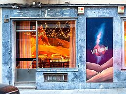 Supernova - Hostel
