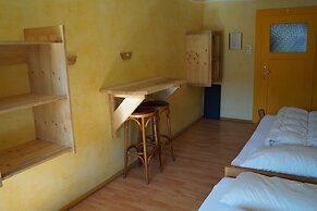 Schiff Bihlerdorf- Hostel