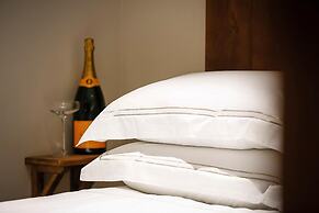 The Coach House at Gileston Manor