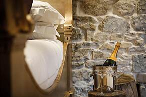 The Coach House at Gileston Manor