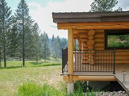 Beautiful Log Chalet Near Fernie, BC