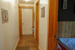 Beautiful Log Chalet Near Fernie, BC