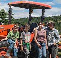 Beautiful Log Chalet Near Fernie, BC