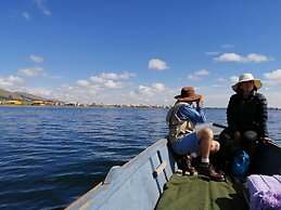 Uros Titicaca khantaniwa Lodge