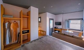 Lemon Suites Santorini