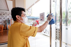 Blitz Hotel Batam Centre