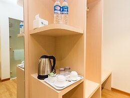 Blitz Hotel Batam Centre