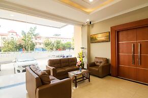 Blitz Hotel Batam Centre