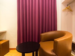 Blitz Hotel Batam Centre