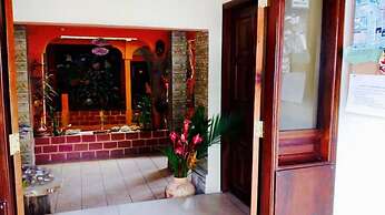 Hotel y Hostal Yaxkin Copan