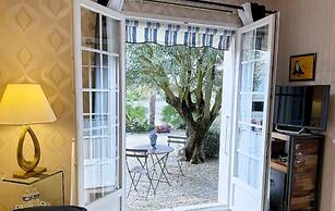 Villa l'Olivier, Chambre d'Hôtes Les Volets Bleus