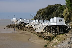 Villa l'Olivier, Chambre d'Hôtes Les Volets Bleus