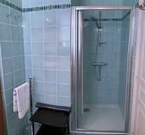 Villa l'Olivier, Chambre d'Hôtes Les Volets Bleus