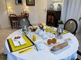 Villa l'Olivier, Chambre d'Hôtes Les Volets Bleus